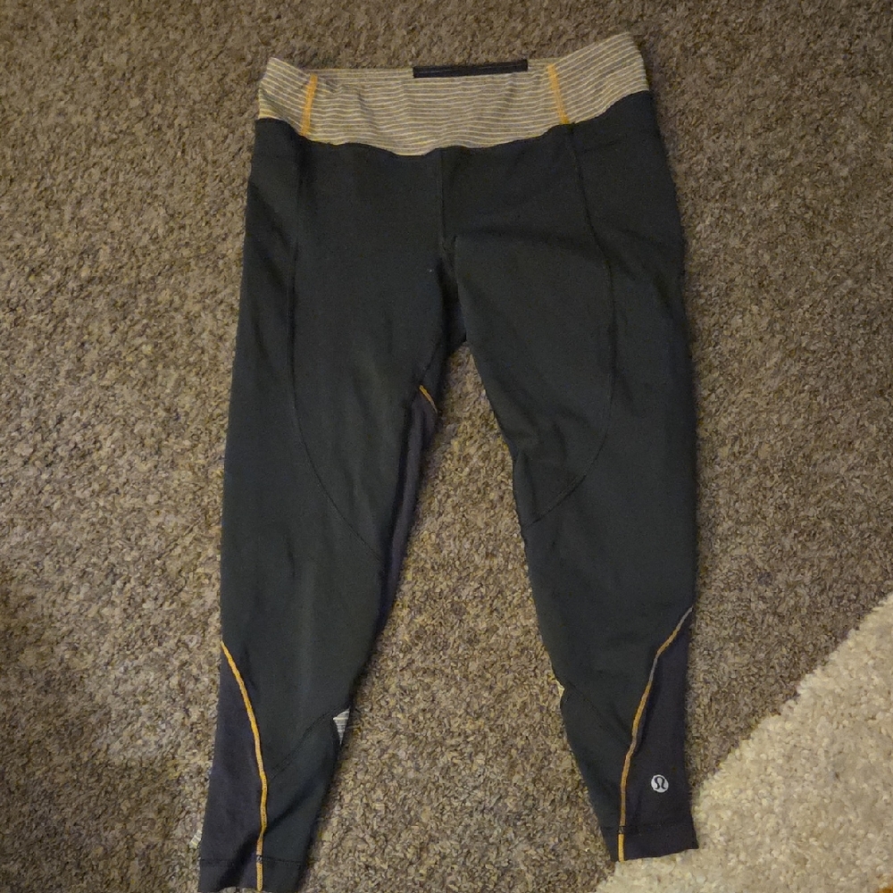 Lululemon Silky Stretchy Capri Leggings